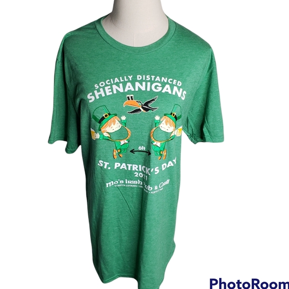 COPY - St. Patrick's socially distanced Mo's pub lightweight unisex tee size la… - Picture 3 of 5